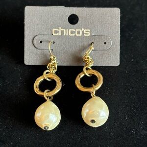 NWT Chico’s Gold & Pearl Earrings